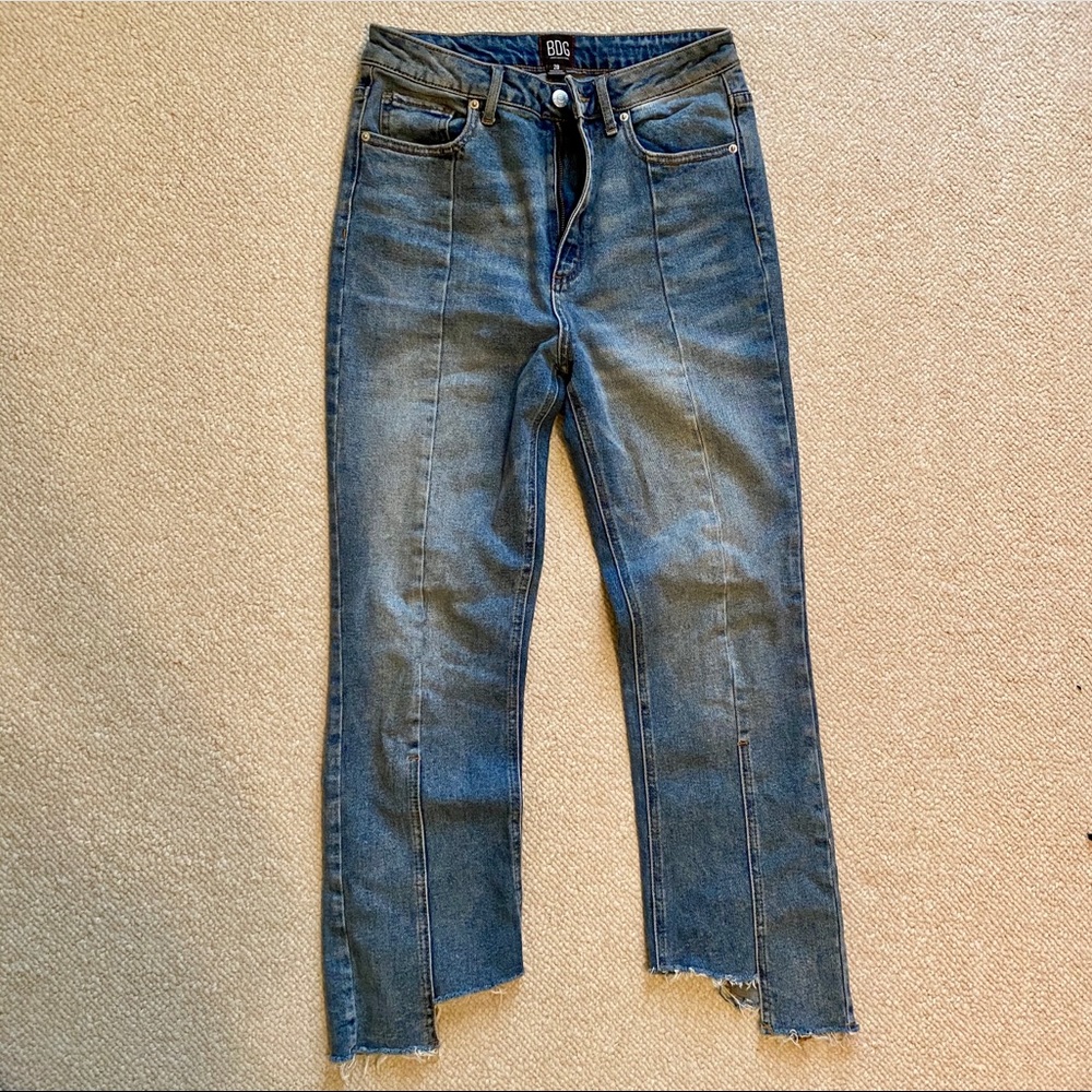 Médium wash slightly cropped jeans